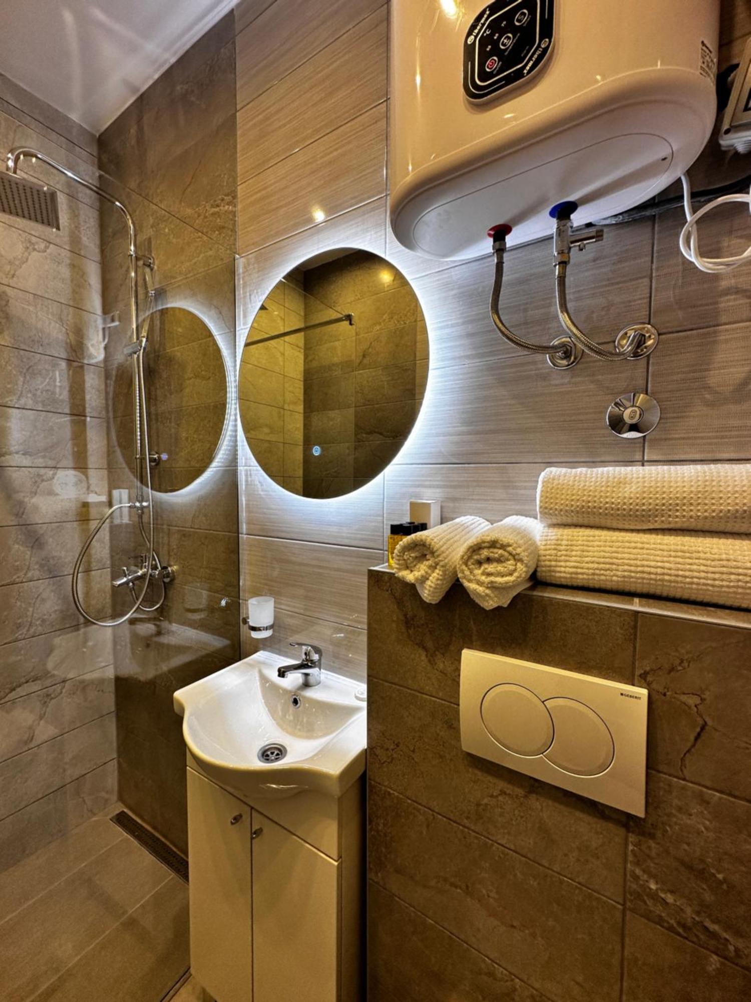 Epicenter Apartment Сараево Екстериор снимка