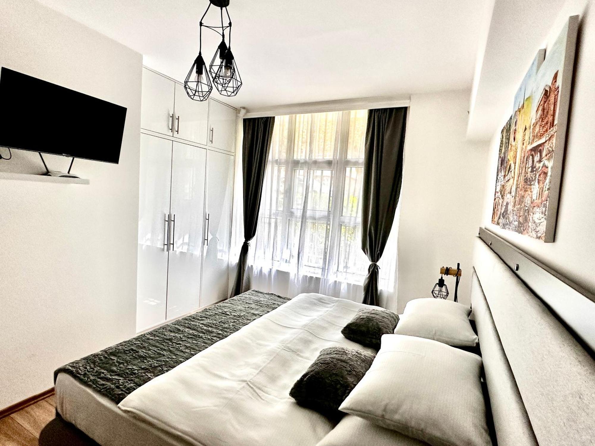 Epicenter Apartment Сараево Екстериор снимка
